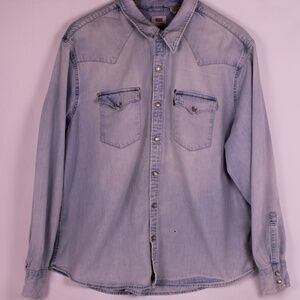 0267-Levi’s Light Wash Denim Western Snap Shirt (Men’s L/XL)